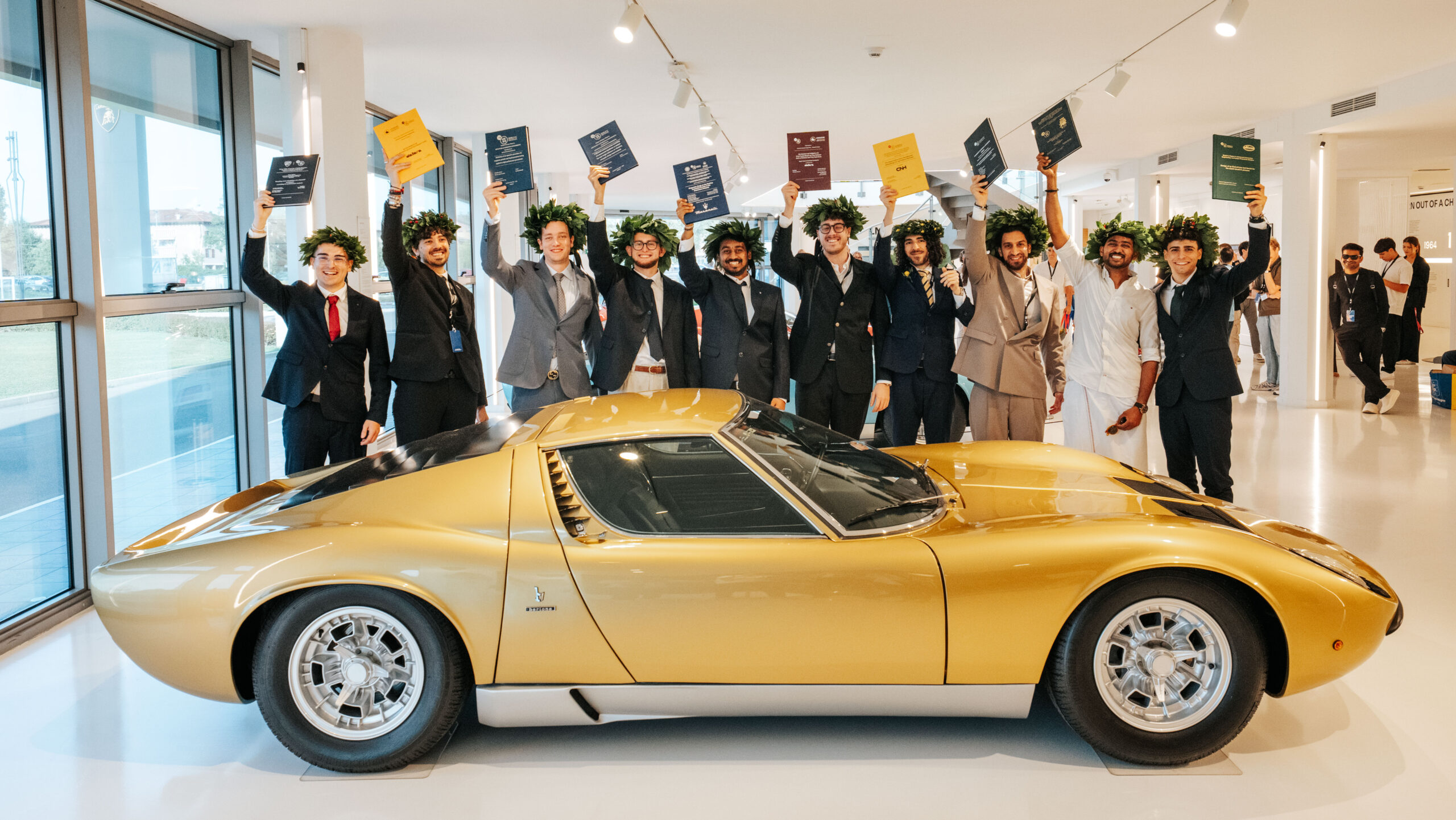 Advanced Automotive Engineering: ten new graduates celebrate their achievement at Lamborghini